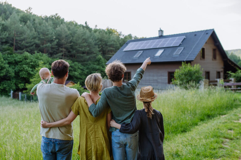 Article - Panneaux solaires et voisinage : comment rassurer votre entourage ? - Soleriel.fr