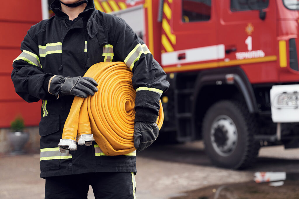 Article - Les panneaux solaires interdisent-ils aux pompiers d’intervenir en cas d’incendie ? - Soleriel.fr