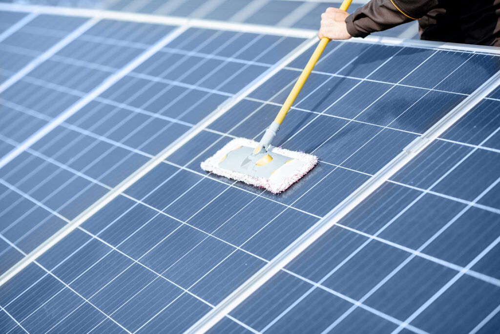 Article - Comment nettoyer vos panneaux solaires ? - Soleriel.fr