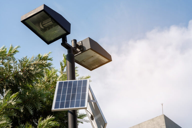 Article - S’éclairer au solaire : tout savoir sur l’éclairage vert ! - Soleriel.fr